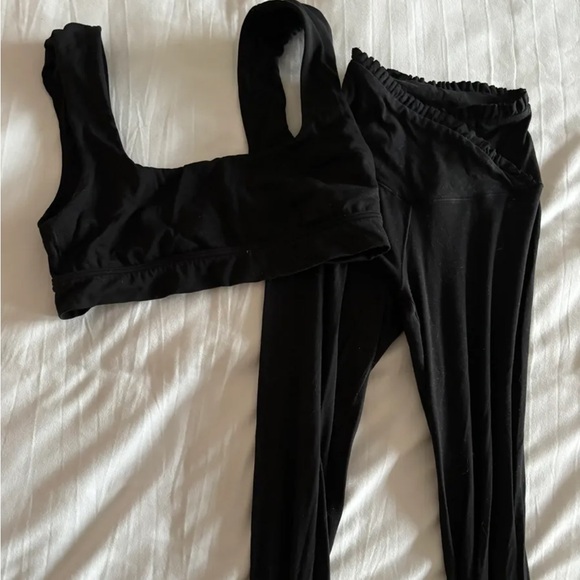Aerie Workout Set - Picture 1 of 1
